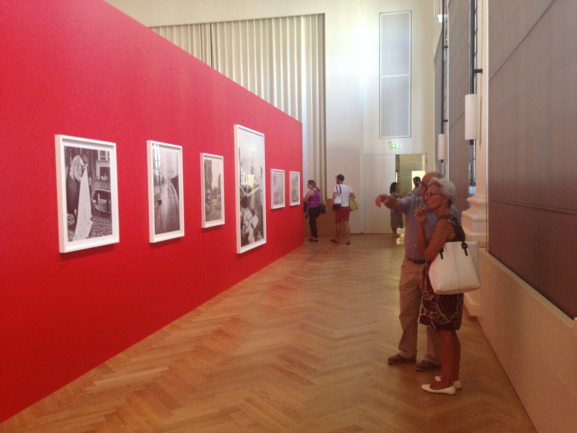 Photoserie Bye Bye von Michael Schirner wurde auf der Bienniale "Image" in Vevey in der Schweiz ausgestell. Ausstellungsdauer: 10 September – 2 Oktober 2016
